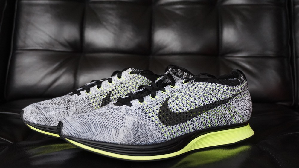 nike flyknit racer oreo volt