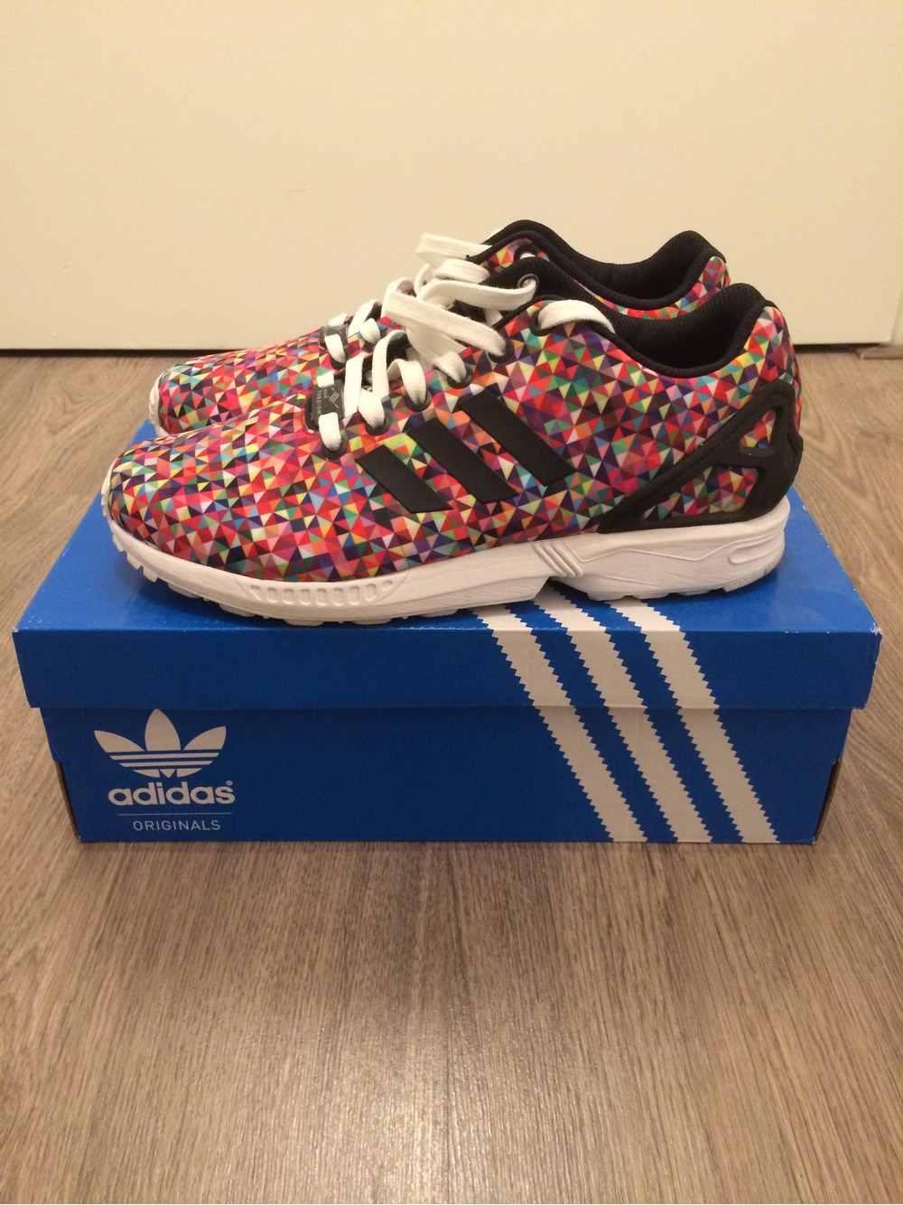 zx flux noir et blanc