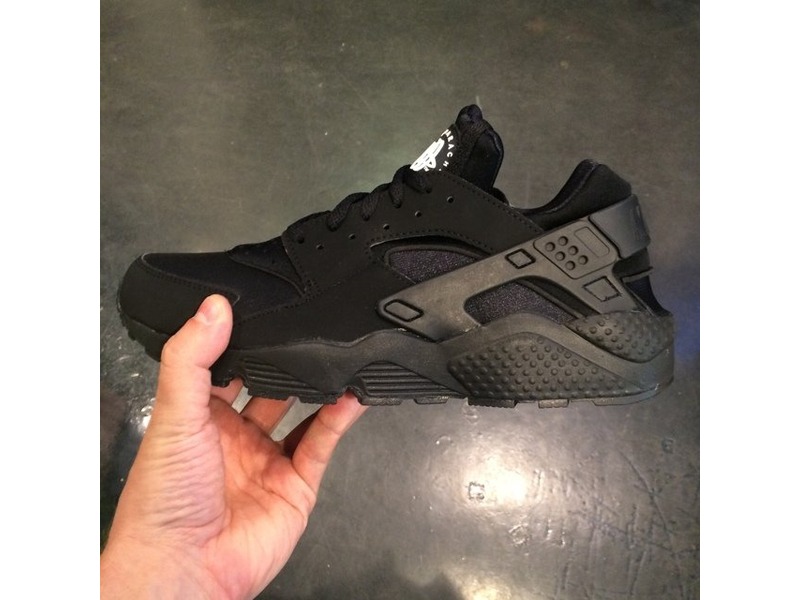 Nike Huarache Triple Black Nike Huarache Triple Black