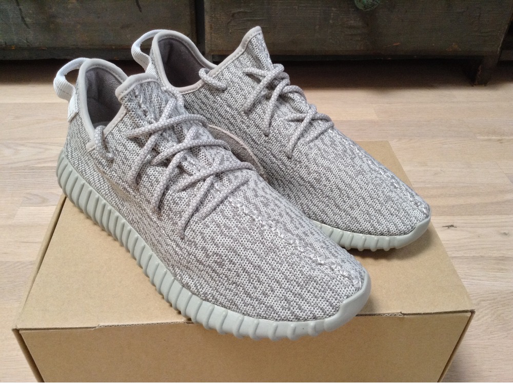 Cheap VS Expensive Yeezy Boost 350 Moonrock Comparison Review