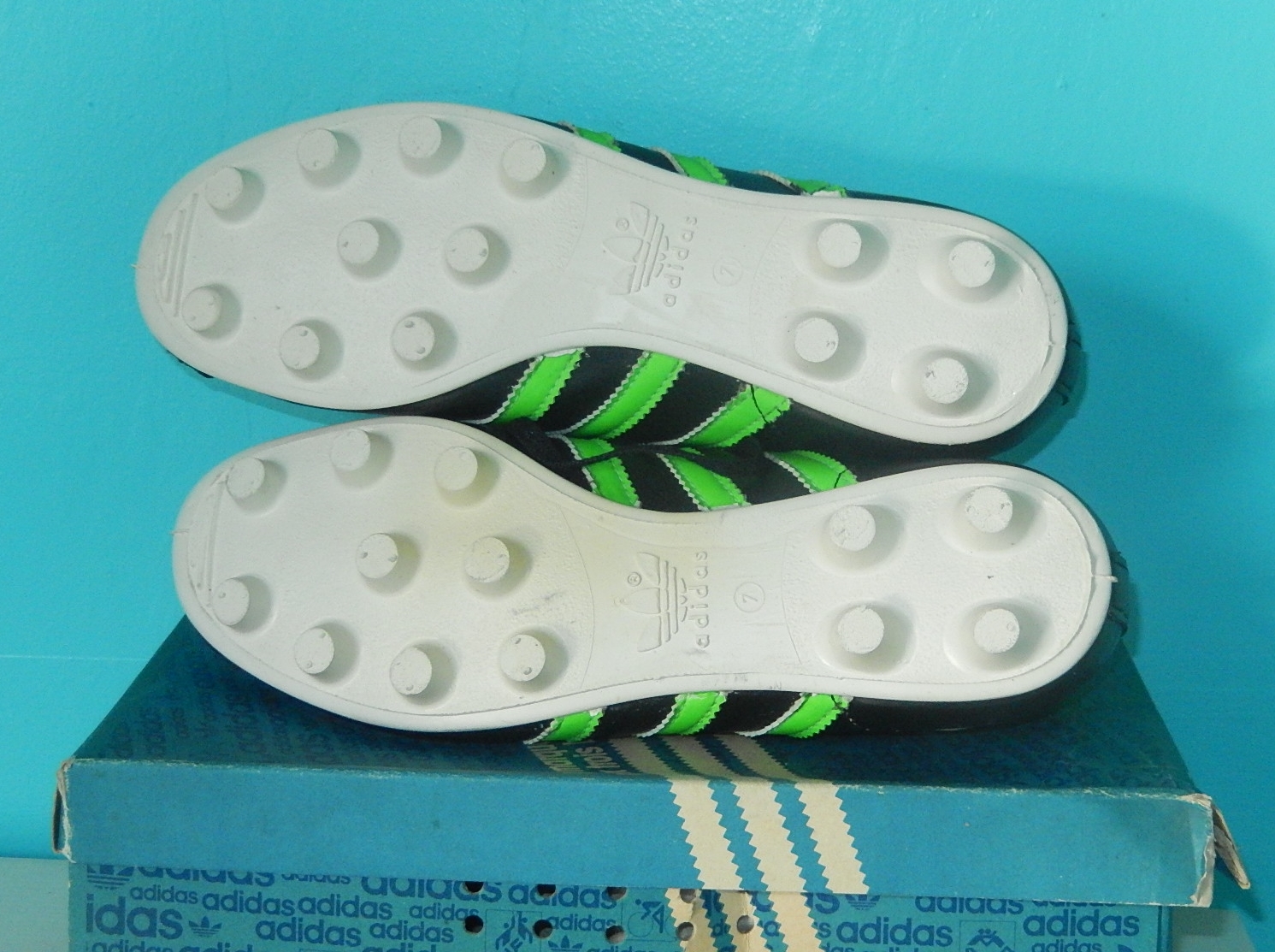 Adidas BRASIL SOCCER SHOES VINTAGE SIZE 6.5 UK (#277016) from dubin at KLEKT