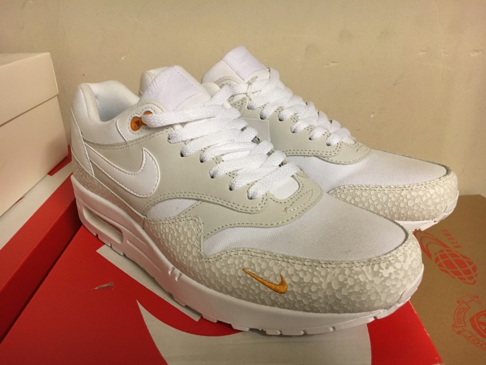 nike air max 1 mini swoosh black red