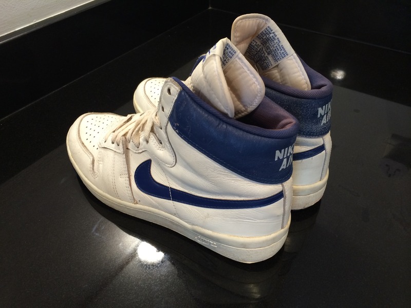 nike air force ships