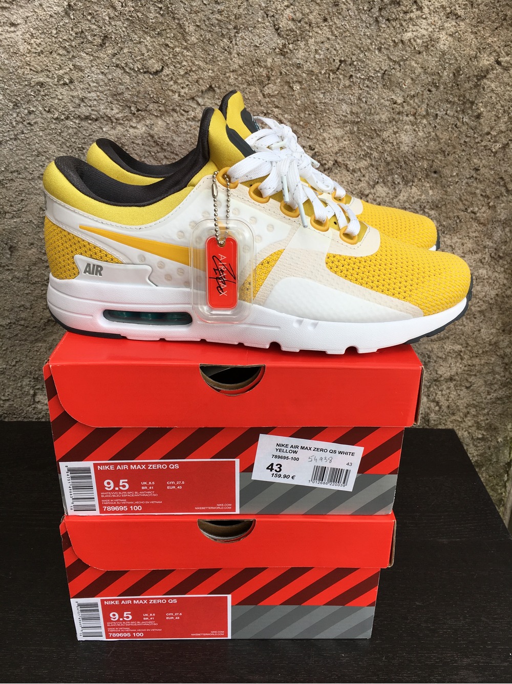 Nike Air Max Zero Size 9 Nike Air Max Zero Size 9