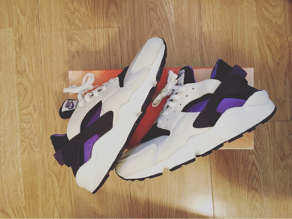 nike huarache black white purple