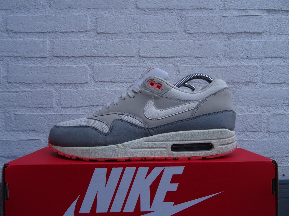 Nike Air Max Pigeon Nike Air Max Zero Pigeon Jeff Staple iD Sneaker Bar Detroit
