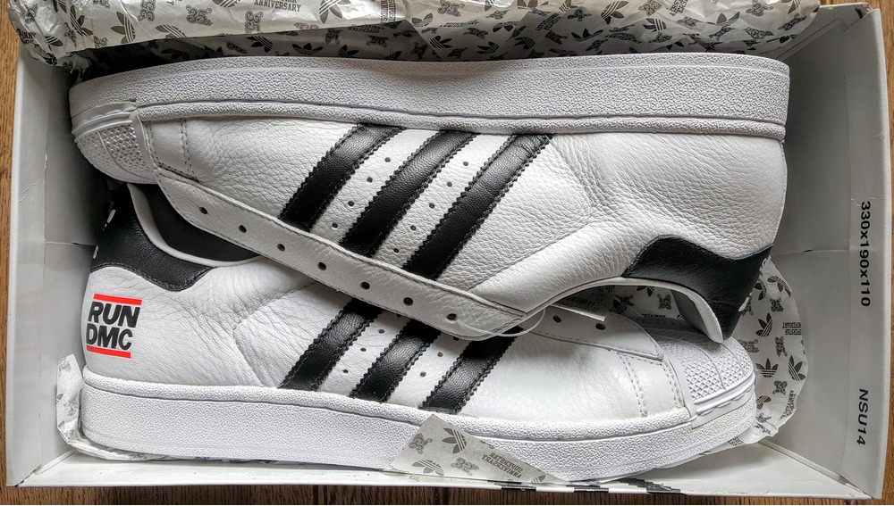 Cheap Adidas White Superstar Sneakers Corso di Studio in Ingegneria 