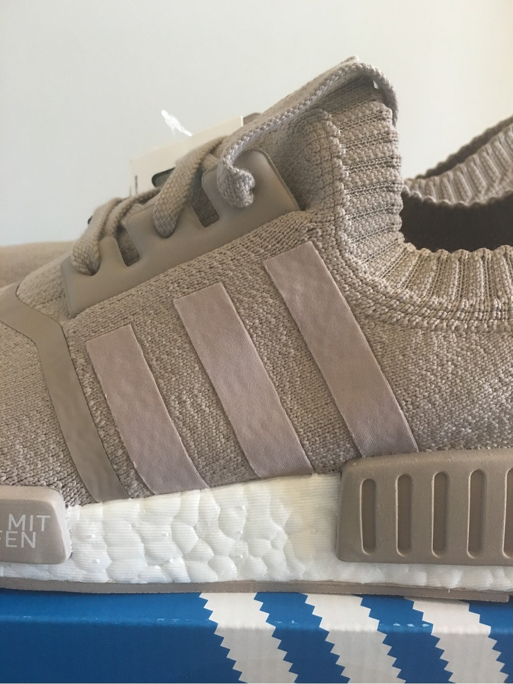 nmd r1 primeknit beige