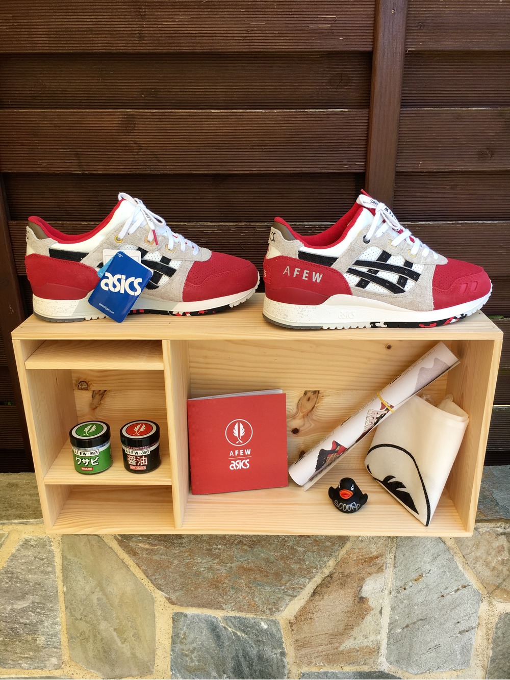 asics a few box asics a few box