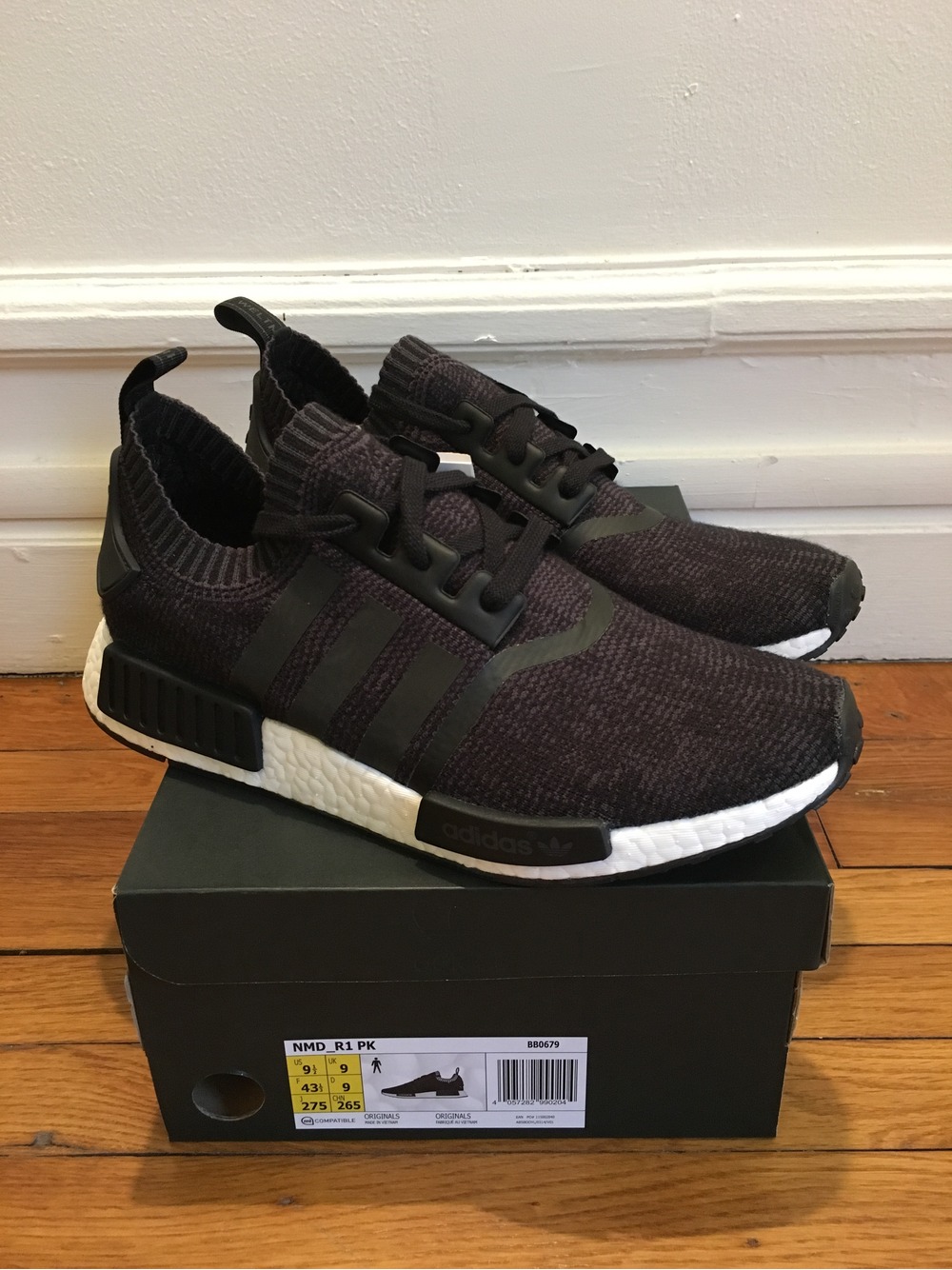 Adidas Nmd R1 Custom Made Supreme X Louis Vuitton Adidas Nmd R1 Custom Made Supreme X Louis Vuitton