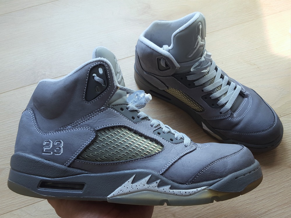 grey retro 9