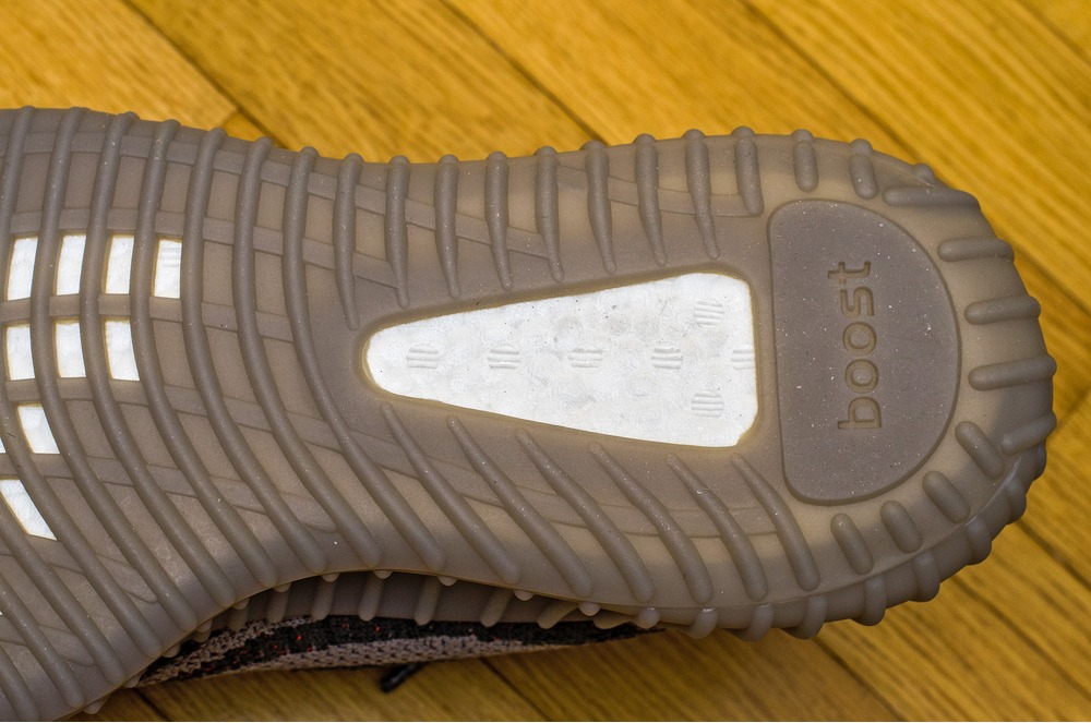 adidas yeezy 350 v2 original adidas yeezy 350 v2 original