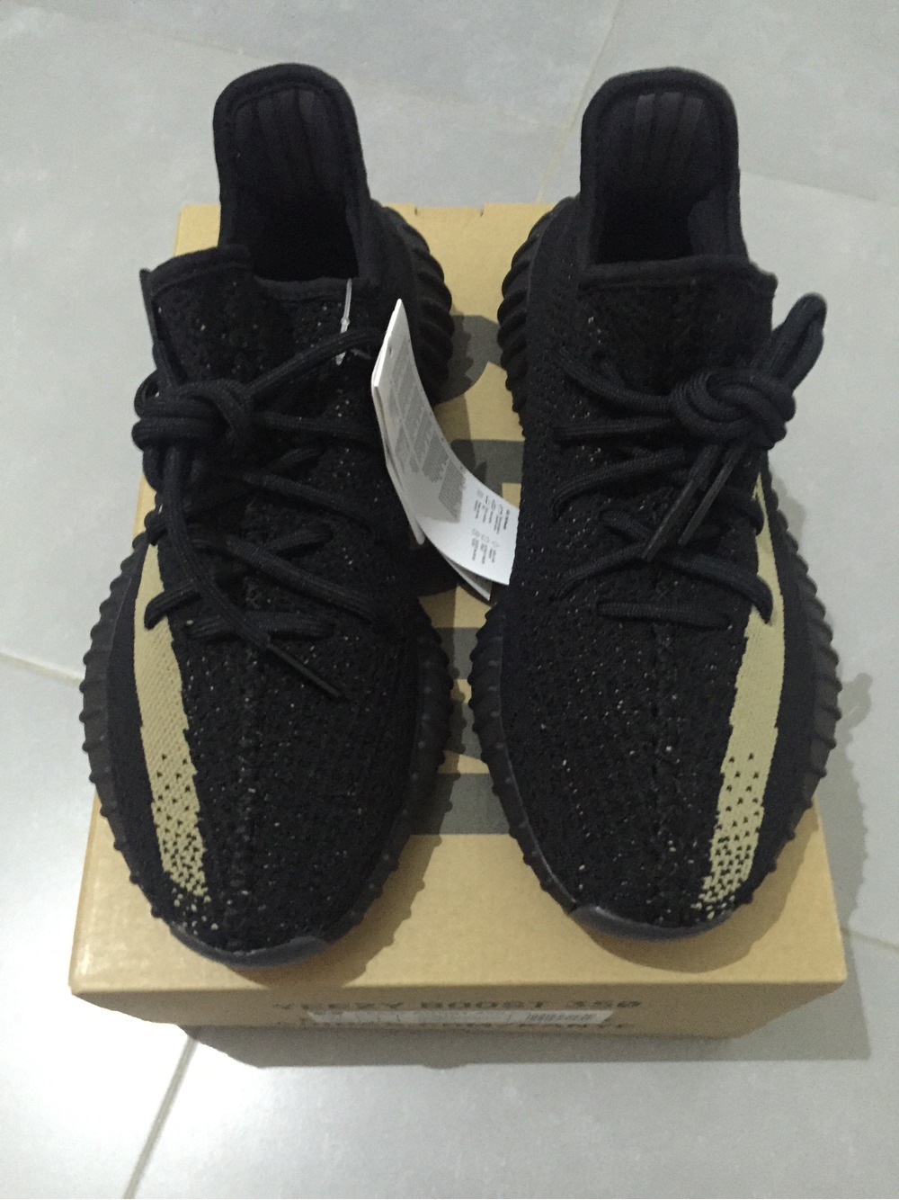 Adidas Yeezy Boost 350 v2 Black / Green / Black Sneakers Admin