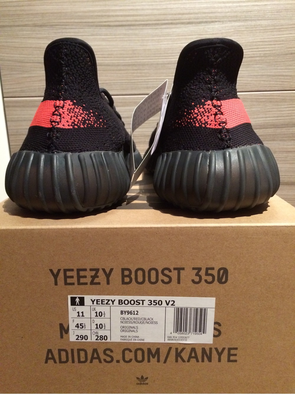 Adidas Yeezy Boost 350 V2 black red NEW !!