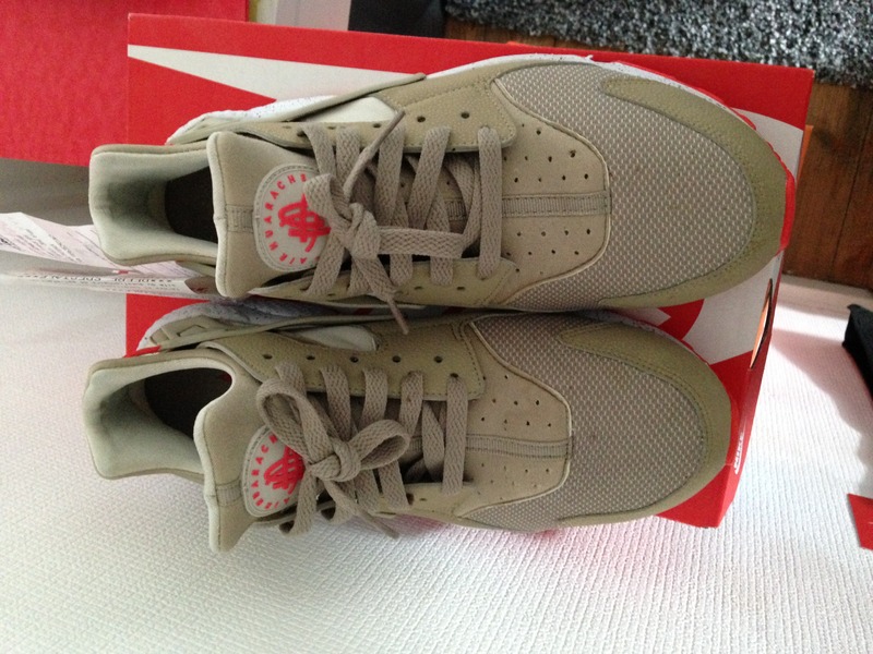 Huarache Beige Laser Crimson Huarache Beige Laser Crimson