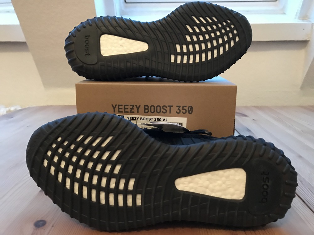 adidas yeezy 350 v2 original adidas yeezy 350 v2 original