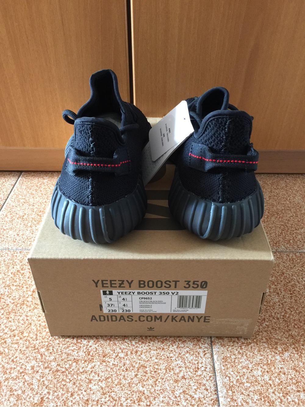 Cheap Yeezy 350 Boost V2 Bred SPLY 350 Black Red Unboxing