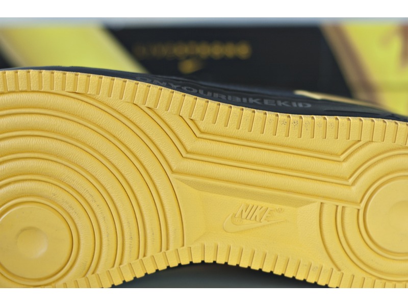 Nike Air Force 1 Mid Younger Kids' Shoe. Nike ZA