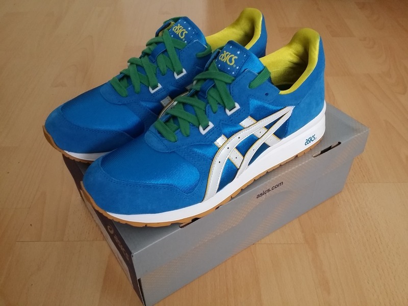 asics 44 asics 44