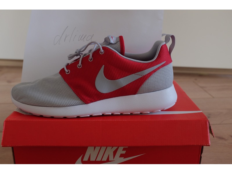 roshe run red grey