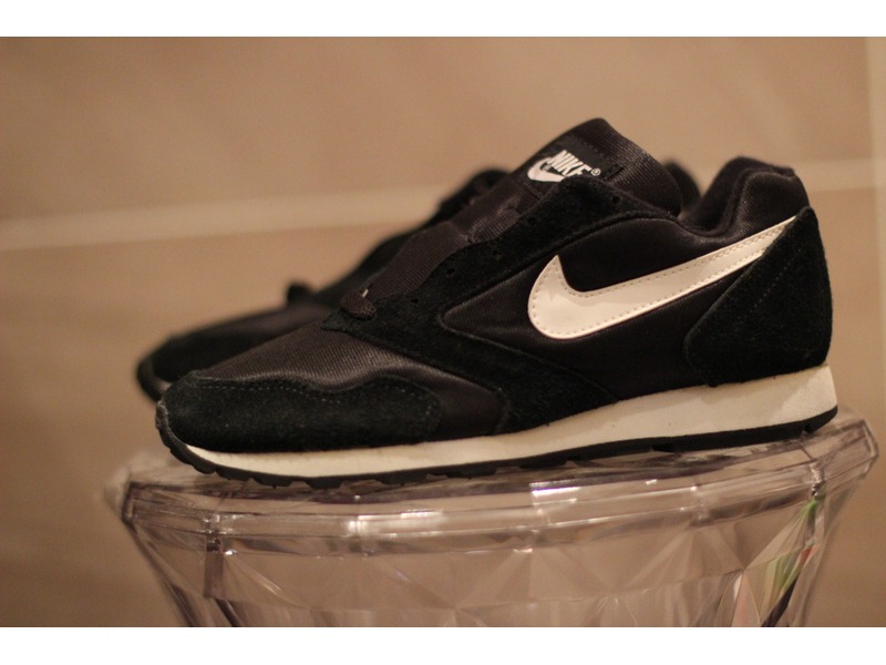 nike decade black white