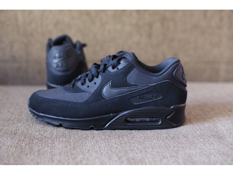 air max 90 triple black