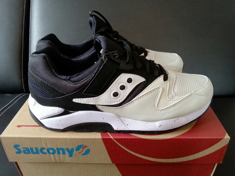 saucony black and white
