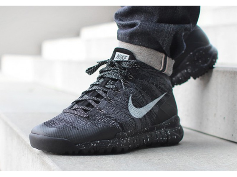 nike flyknit trainer chukka sfb