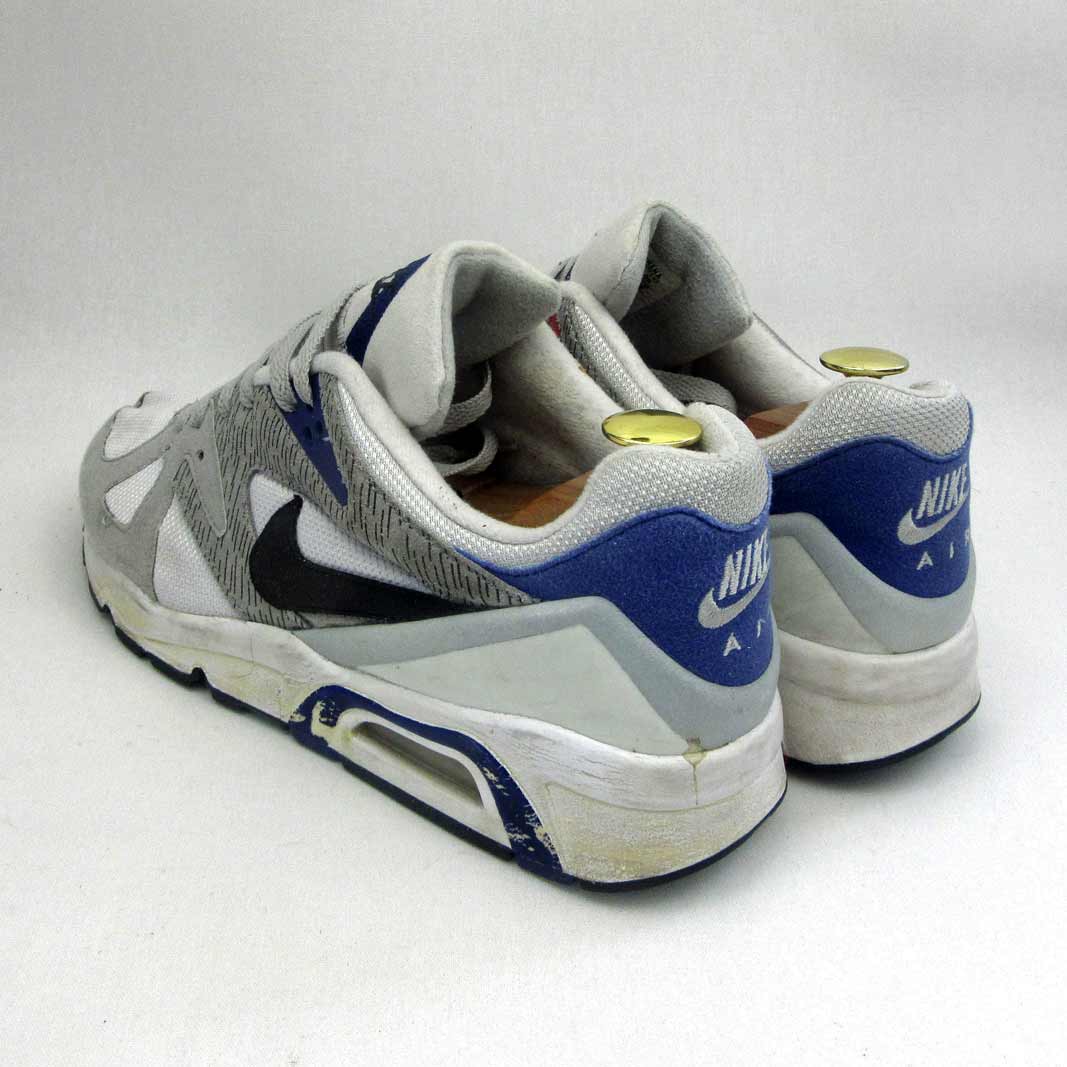 nike tag shoes